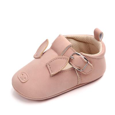 China Lovely pig design flat hook&loop walking first baby shoes baby moccasins for sale