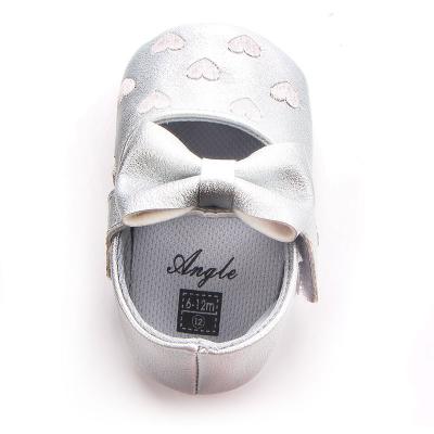 China Hot Selling Leather Baby Shoes Heart Sneaker And Bowknot Design for sale