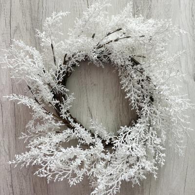 China Factory Direct Selling Amazon Christmas Plastic Hot Decorations Weave Artificial Rattan Christmas Wreath Weaving Christmas Wreath for sale