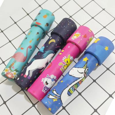 China Interesiting Magical Rotating Toy Papel Prism Cartoon Paper Kaleidoscope Small Children Size Kaleidoscope for sale