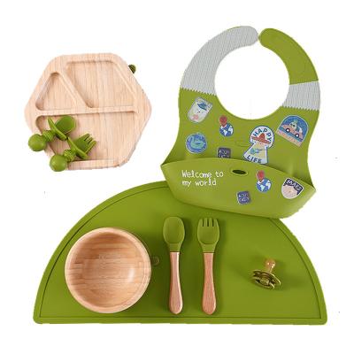 China BPA Free Silicone Newborn Baby Feeding Set Tableware Set Baby Suction Suction Dishes Wooden Bamboo Set for sale