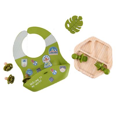 China BPA Free Food Grade Newborn Baby Silicone Wooden Feeding Dish Set Tableware Dish Bamboo Baby Set With Suction For Baby for sale