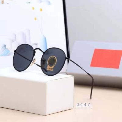 China Fashion Sunglasses High Quality Classic Sunglasses Fashion Women Men Glasses Cycling Sports Sunglasses With Case for sale