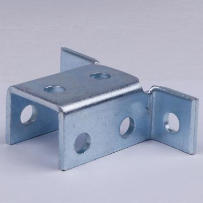 Cina Fittings di supporto per canali a base placcata in zinco a 4 fori per la resistenza alla corrosione 10 Ft in vendita