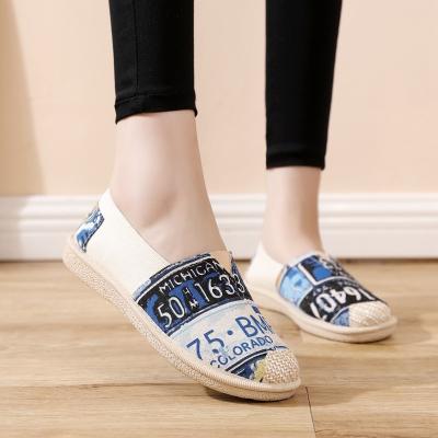 China 2020 New Autumn Women Casual Shoes Comfortable Fashion Graffiti Sneakers Lightweight Shoes Flat Women Shoes for sale