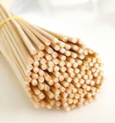 China Wholesale Price Easily Cleaned Biodegradable Round Barbecue Bamboo Sticks Bamboo Skewers for sale