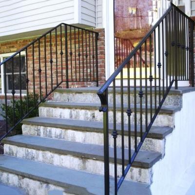 China Traditional Galvanized Decorative Staircase Steel Handrail Veranda Railing Prices for sale