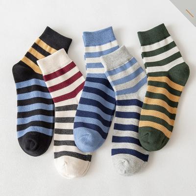 China Anti-foul new arrival men's tube socks cotton men's socks college style color striped socks for sale