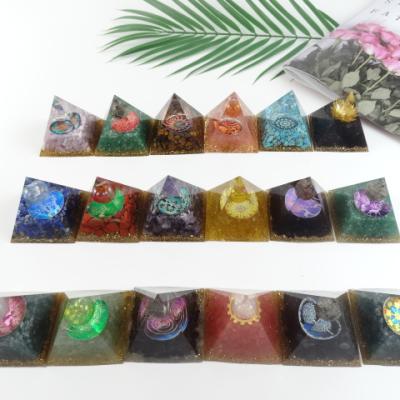 China China Wholesale Natural Hot Sale Cheap Crystal Opens Natural Crystal Stone Chips Resin Wholesale Carving Pyramid for sale