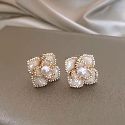 China Camellia Designer Earings Collection Luxury High Quality Newest Designer Jewelry Rhinestone Stainless Steel Pearl Earring Catalog for sale