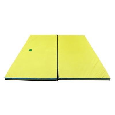 China 8*5 Spliced Foam Water Mat Easy To Roll Floating Play Mat For Pool for sale