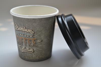 China La taza triple del papel de empapelar de la ondulación, biodegradable se lleva las tazas de papel en venta