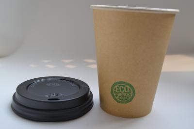 China Taza aislada caliente del papel de empapelar de la ondulación, tazas de papel del café grueso de la pared en venta