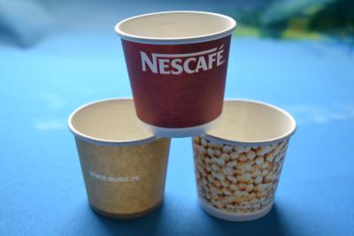 Chine Compensez la tasse jetable réutilisée par 250ml de papier imprimée des tasses de café 8oz à vendre