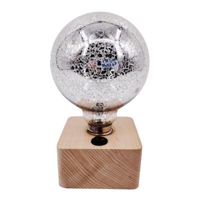 China Wholesale Modern Battery Round Ball Desk Globe LED Table Lamp Glass Home Ornament Bedroom Decor for sale