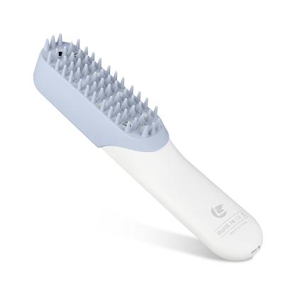 China Stored plastic hand held explosive pet sterilization hair comb silicone pet hair brush gatos de Para de cepillos for sale