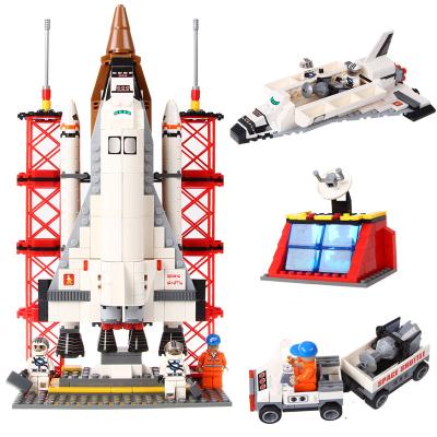 China DIY TOY Wholesale Kids Spaceship Building Block Set City Space Rocket Ship Toys with Launch Control Center and Mini Astronaut (560PCS) for sale