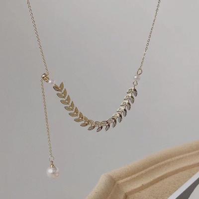 China FASHIONABLE Autumn Colored Gold Plated Long Chain Wheat Shaped Clavicle Link Chain Pearl Pendant Necklaces Ladies for sale