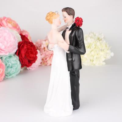 China Festival Decoration Selection Wedding Cake Dolls Resin Decorations Cake Decorations Resin Crafts For Bride and Groom for sale