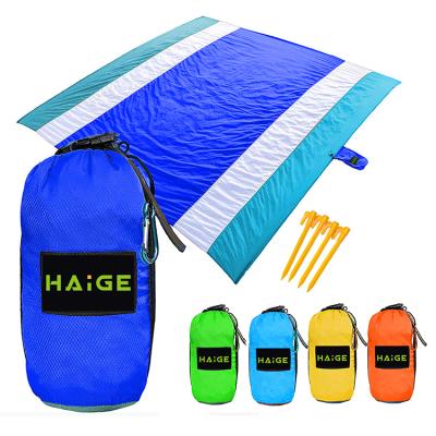 China Custom Lightweight Durable Waterproof Beach Blanket Sandproof Pocket Camping Picnic Mat for sale