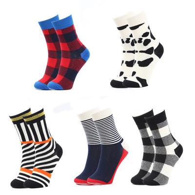 China Sporty Men's Winter Boots Fashionable Wholesale Crew Logo Socks Custom Made Funny Dress for sale