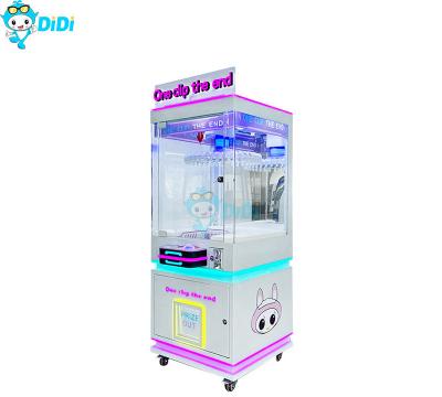 China Hot Clip Prize Game Machine Gift Vending Machine Clip Sticker Card Game Machine for sale