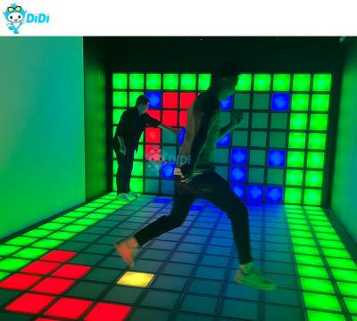 China Wetop Active Game Led Floor Interactive Rgb Led Floor 30*30cm Centro de Jogos à venda