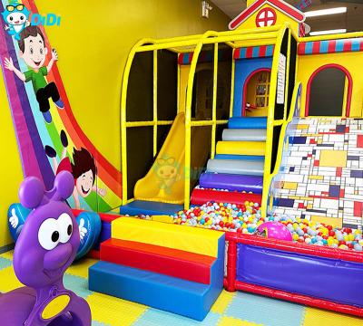 China Área de juegos para niños Castillo travieso Equipo de juegos interiores suaves Juguetes interiores en venta