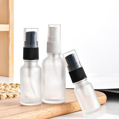 China Cosmetic Luxury Design 30ml 50ml 100ml Glass Empty Refillable Spray Manufacture Beautiful Matte Frosted Clear Cosmetic Lotion Bottle for sale