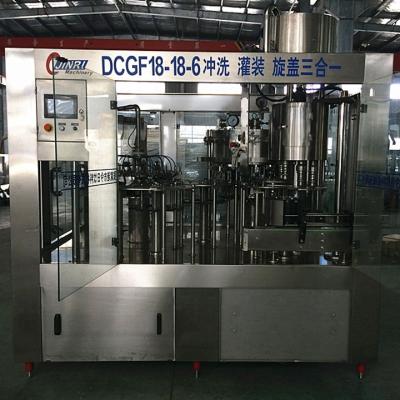 China Isobaric Beverage Bottling Machine / Beverage Soft Drink Filling Bottle Filling Machine for sale