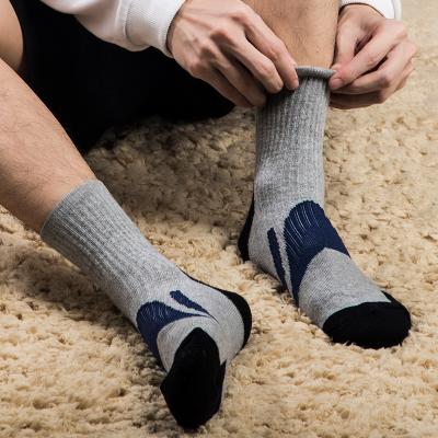 China Men's Unisex Designer Compression Sports Cotton Breathable Running Socks White Gray Black Athletic Socks for sale