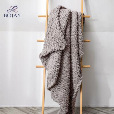 China Cheap Chunky Tube Handmade Warm Super Soft Fluffy Chenille Anti-pilling Yarn Knit Throw Blanket for sale