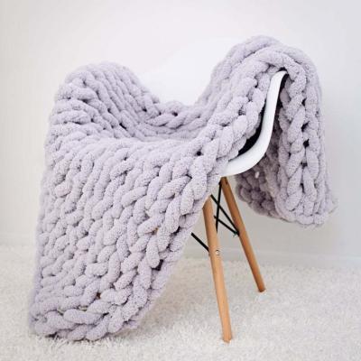 China Soft Anti-pilling Knit Chunky Yarn Handmade Warm Soft Fluffy Yarn Knit Throw Chenille Blanket for sale