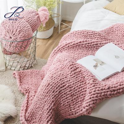 China Anti-pilling Soft Acrylic Yarn Knitted Chunky Knit Blanket Handmade Knitting Throw Blanket No Pilling No Shedding for sale