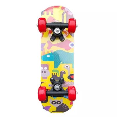 China New Design Hot Sale Cheap New Design 17inch 7 Game Maple Professional Outdoor Skateboards For Kids for sale