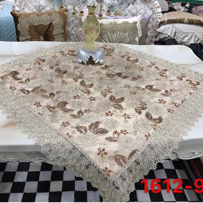 China Beaded Jacquard Elegant Cheap White Beaded Tablecloth 16pcs Sets for sale