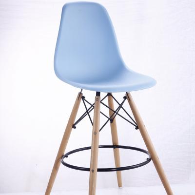 China Modern umpire chair with wooden legs metal design plastic high quality new fashion concise bar stool for sale