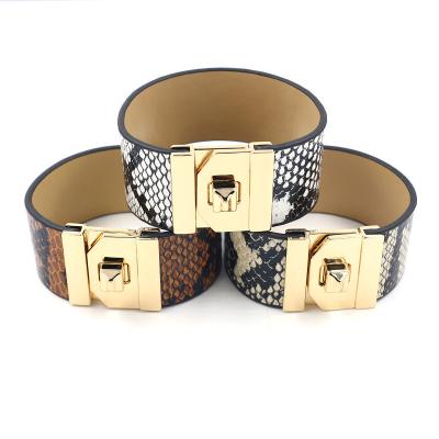 China 2021 Hot Sale Trendy Casual/Sporty Ladies Leather Trim Buckle Leopard Charm Bracelets Bangles For Women Jewelry for sale