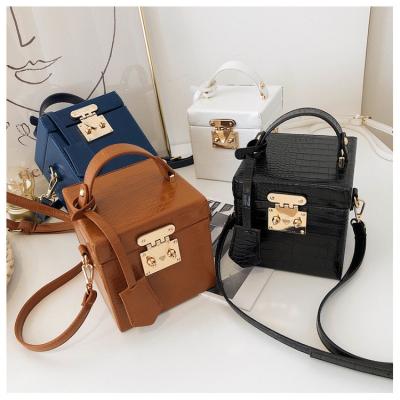 China Waterproof 2020 Luxury Sling Bag Fashionable Multifunctional Cross Handbags - Body Bag for sale