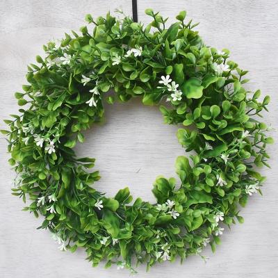 China Artificial Eucalyptus Home Decorative Green Flower Boxwood Wreath Christmas Wedding Greenery Wreath Door Wreaths for sale