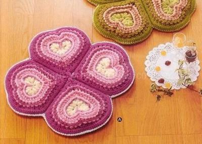 China Pink Crochet Floor Rug Four Petals Shape Washable Crochet Flower Coasters for sale