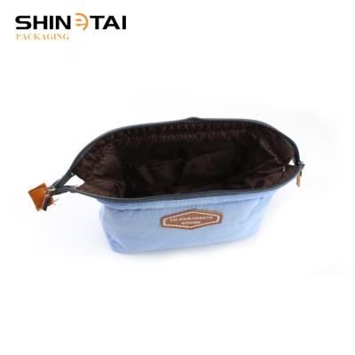 China Fashion Wholesale Large Capacity Makeup Bag Cosmetic Bag for sale