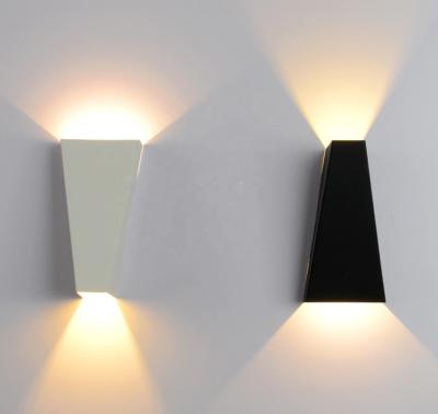 China Modern Indoor Home Bedroom Lights Lighting Decoration 10W LED Wall Light Modern for sale