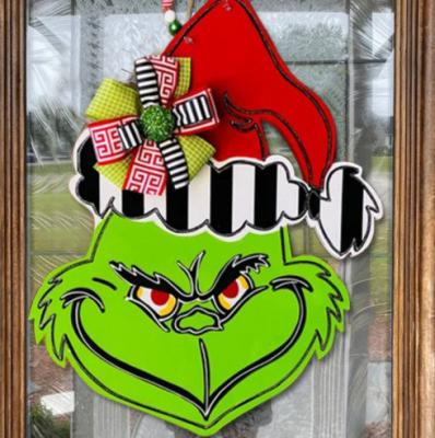 China Home Decoration Christmas Decorations Wooden Wreath Sign Creative Design Grinch wreath Sign Decoration for sale