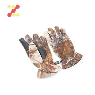 China Camouflage Soft Outdoor Tactical Winter Hunting Gloves Touch Screen for sale