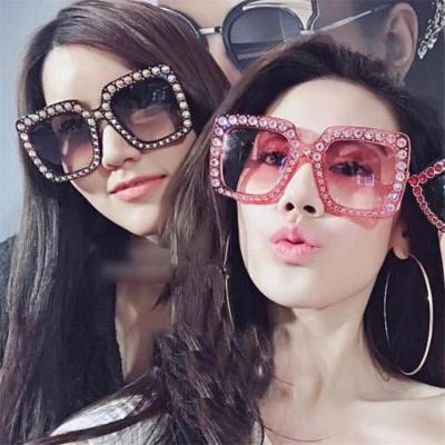 China Fashion sunglasses 2021 wholesale newcomer shades European and American oversized glass Diamond Sunglasses Fashion Luxury Designer Sun for sale