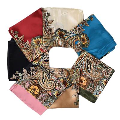 China Wholesale Customized Accessories Wholesale Customized Accessories Head Print Flower Nut Square New Design Silk Scarves Retro Large Square Scarf Satin For Female for sale