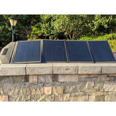 China Saco de dobragem solar de células monocristalinas com 2 portas USB e tamanho dobrado compacto de 400*358*40 mm à venda