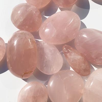 China Wholesale Current Natural Crystal Rose Quartz Palm Stones On Healing From China for sale