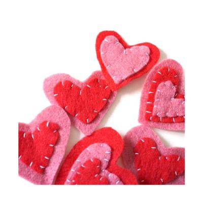 China Handmade Toys Christmas Ornaments Felt Love Heart Valentine Decoration Felt for sale